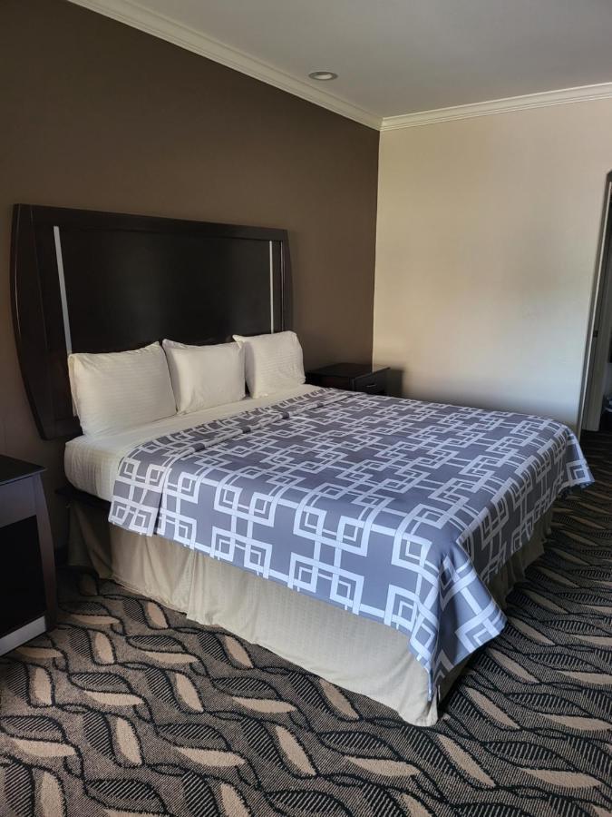 Palace Inn Sam Houston Race Park West Road ภายนอก รูปภาพ